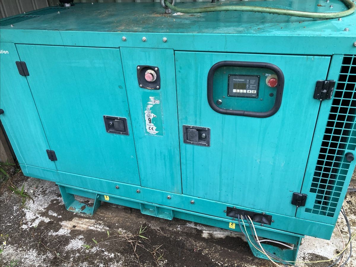 Generator_back_in_at_the_clinic.jpg